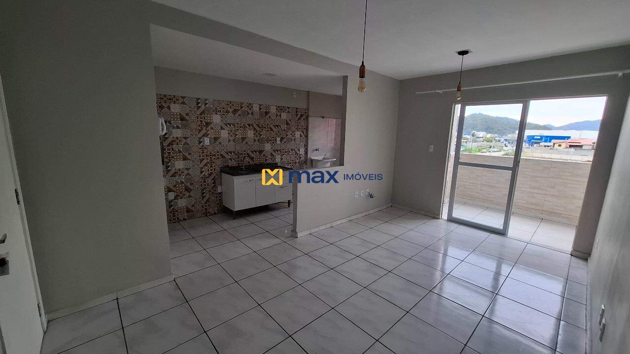 Apartamento para aluguel no Cordeiros: Sala de Estar e Jantar