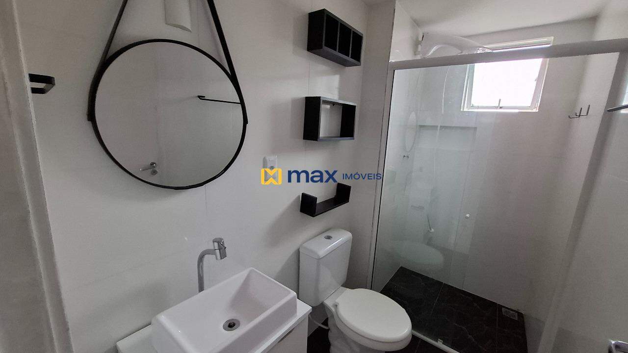 Apartamento para aluguel no Cordeiros: Banheiro Social