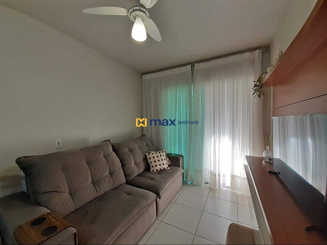 Apartamento à venda no Meia Praia: 