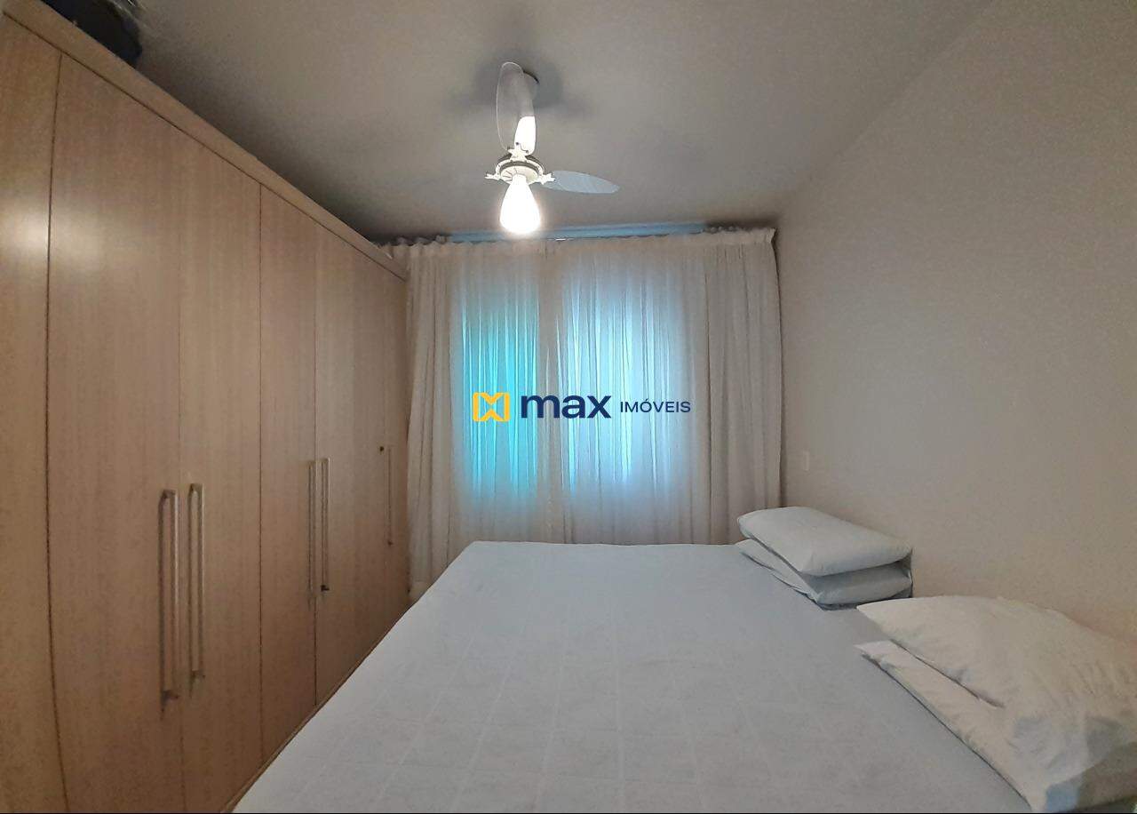 Apartamento à venda no Meia Praia: 