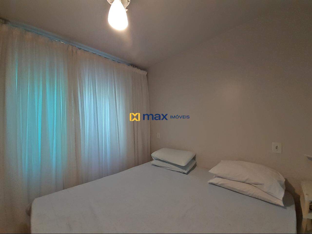 Apartamento à venda no Meia Praia: 