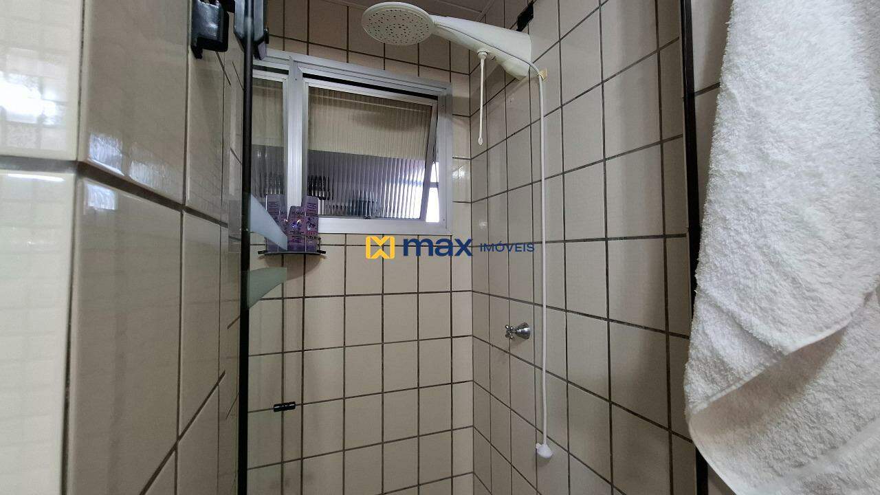 Apartamento à venda no Vila Operária: Banheiro social