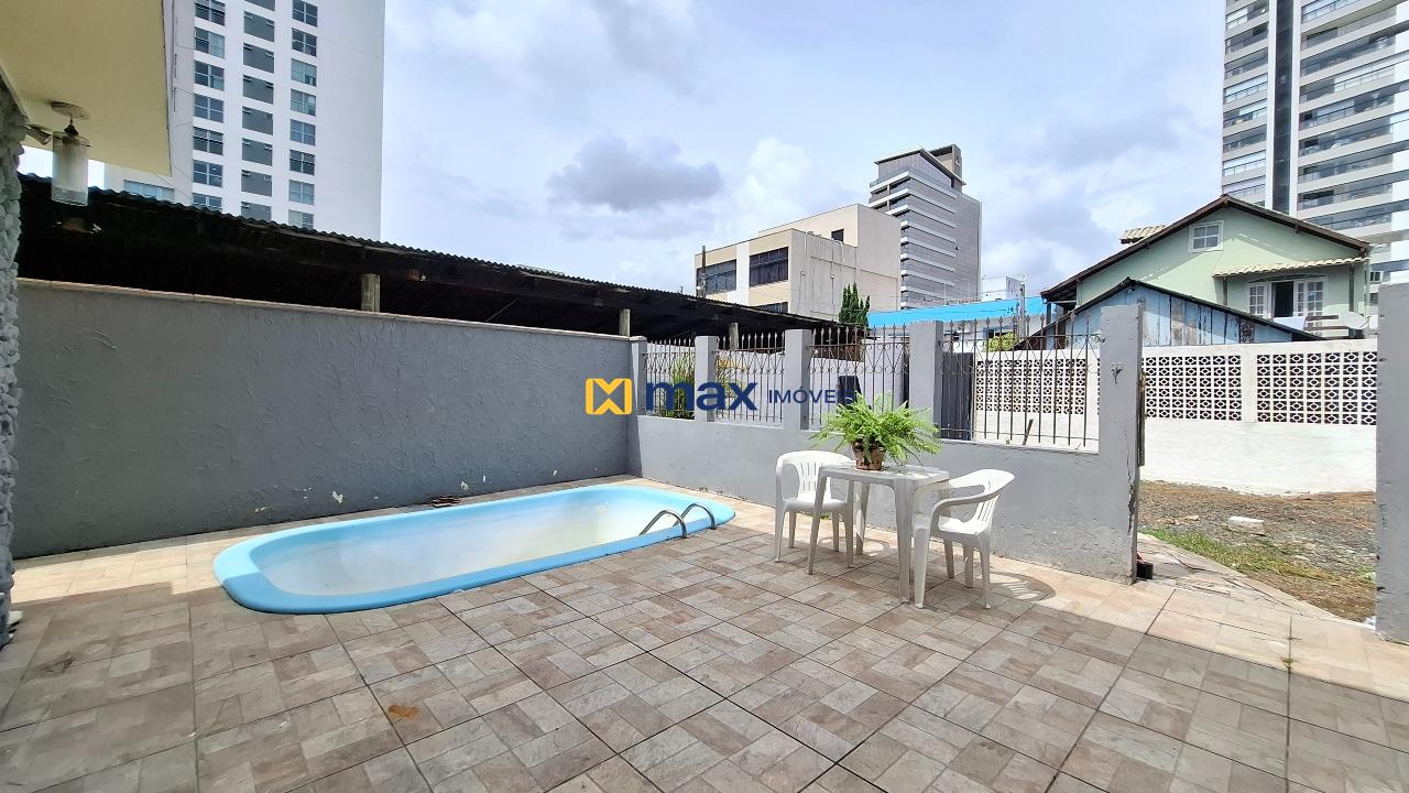 Casa à venda no Centro: Área externa - Piscina