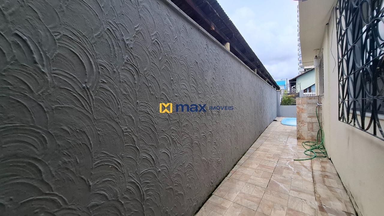 Casa à venda no Centro: Área externa