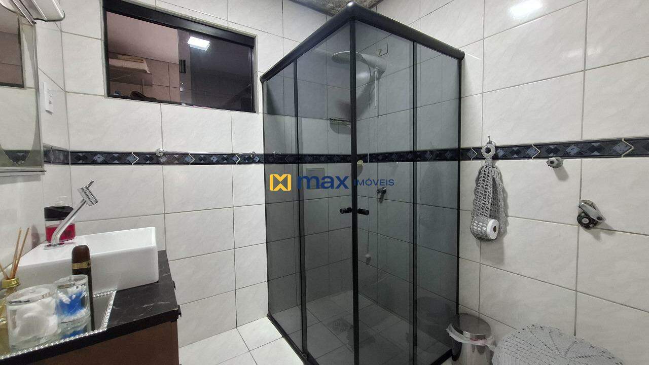 Casa à venda no Centro: Banheiro social - Piso 2