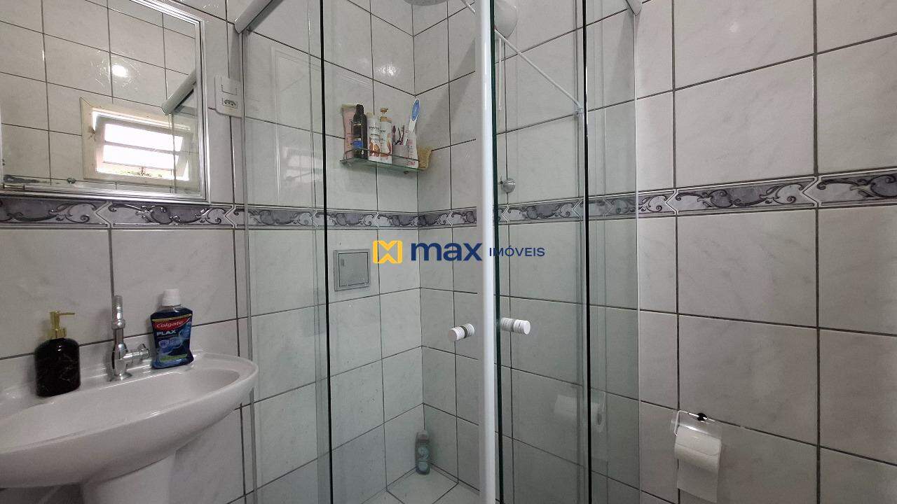 Casa à venda no Centro: Banheiro social