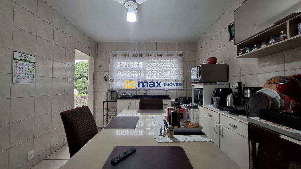 Casa à venda no Centro: Cozinha - Piso 2