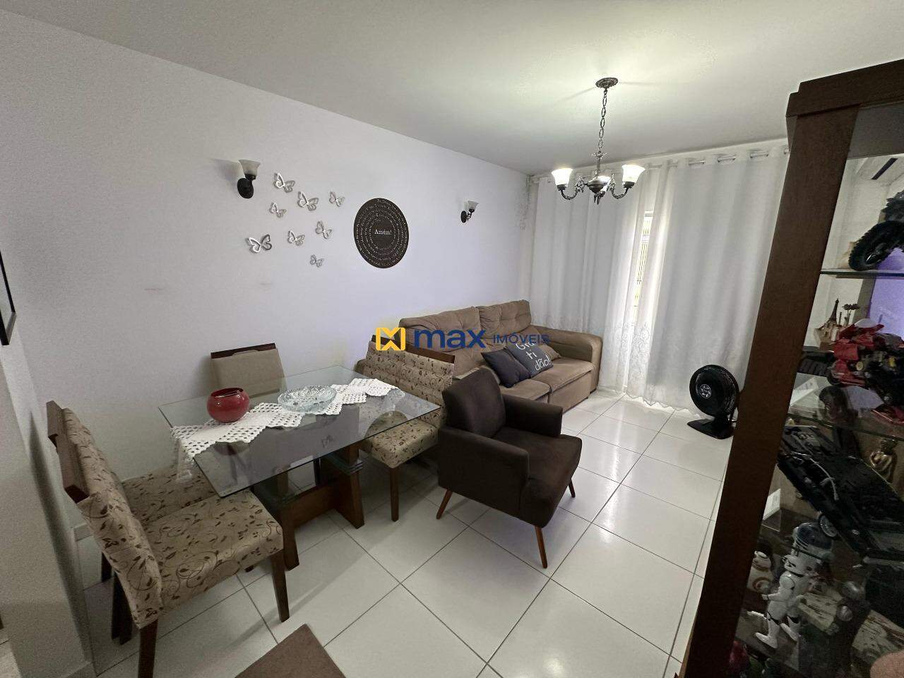 Casa à venda no Centro: Sala de estar piso superior