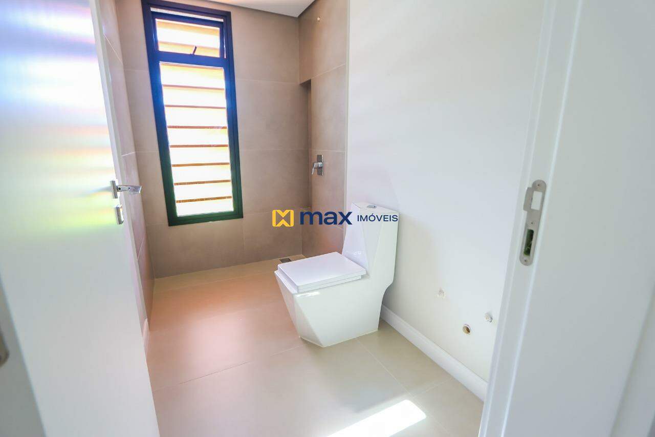 Casa à venda no Santa Regina: Banheiro suíte 2