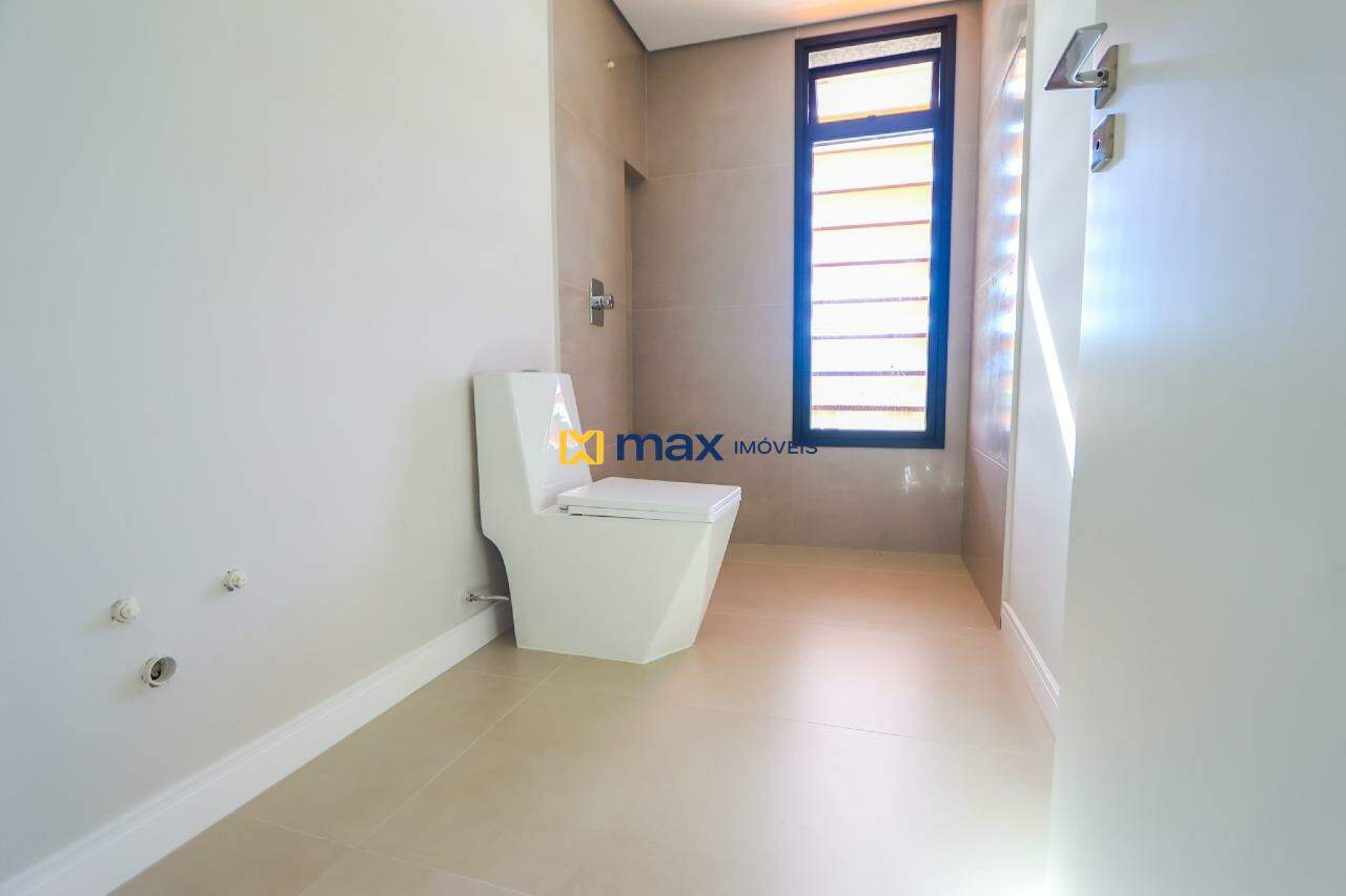 Casa à venda no Santa Regina: Banheiro suíte 1