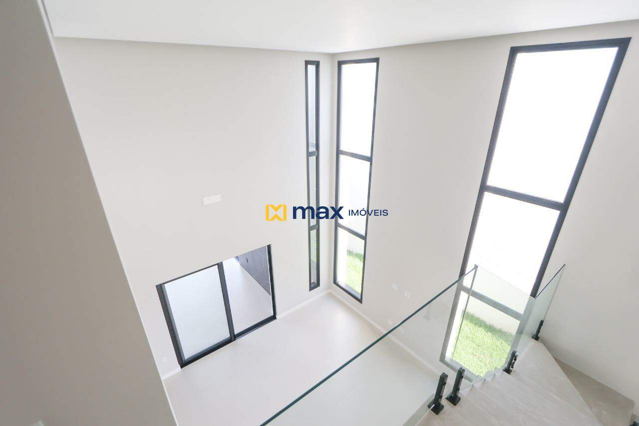 Casa à venda no Santa Regina: Sala de estar 