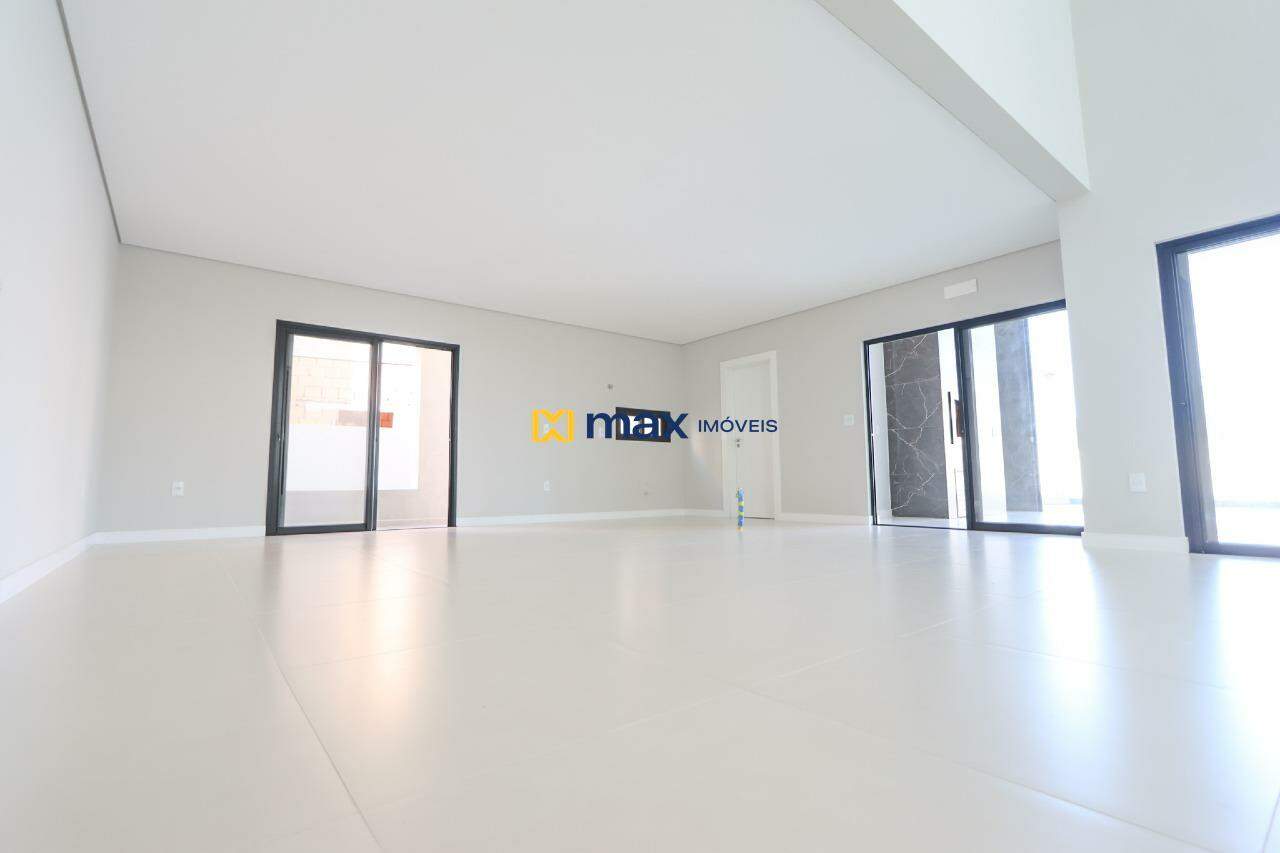 Casa à venda no Santa Regina: Sala de estar 