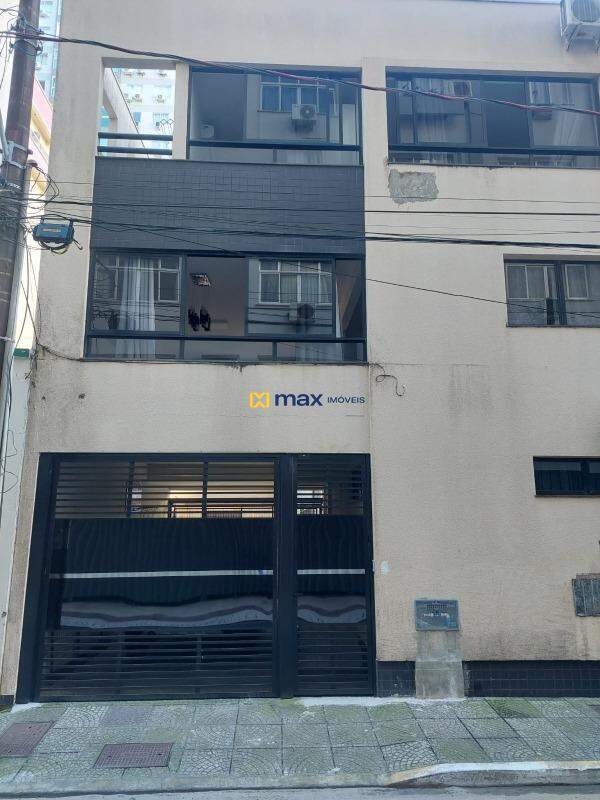 Casa à venda no Centro: