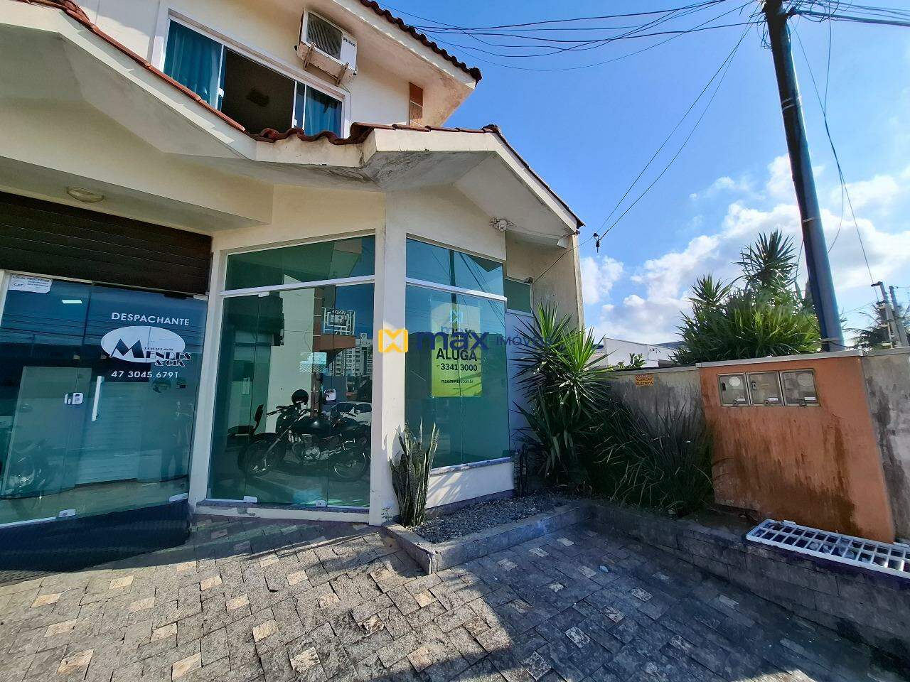Sala para aluguel no São João: Fachada