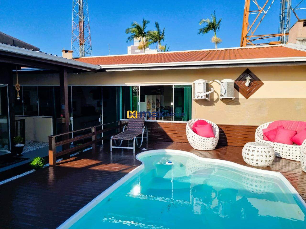 Casa à venda no Cordeiros: Entrada