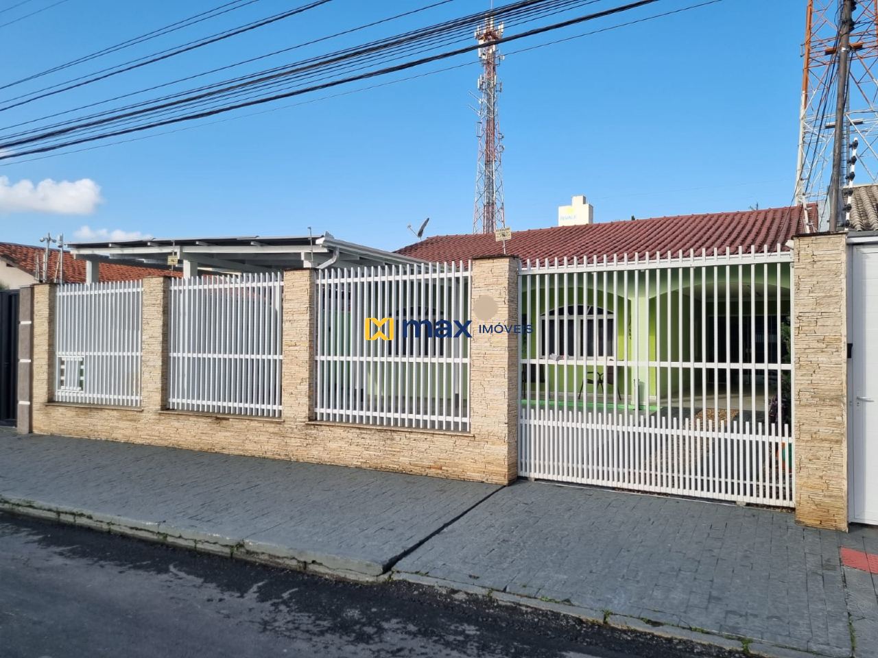 Casa à venda no Cordeiros: Fachada