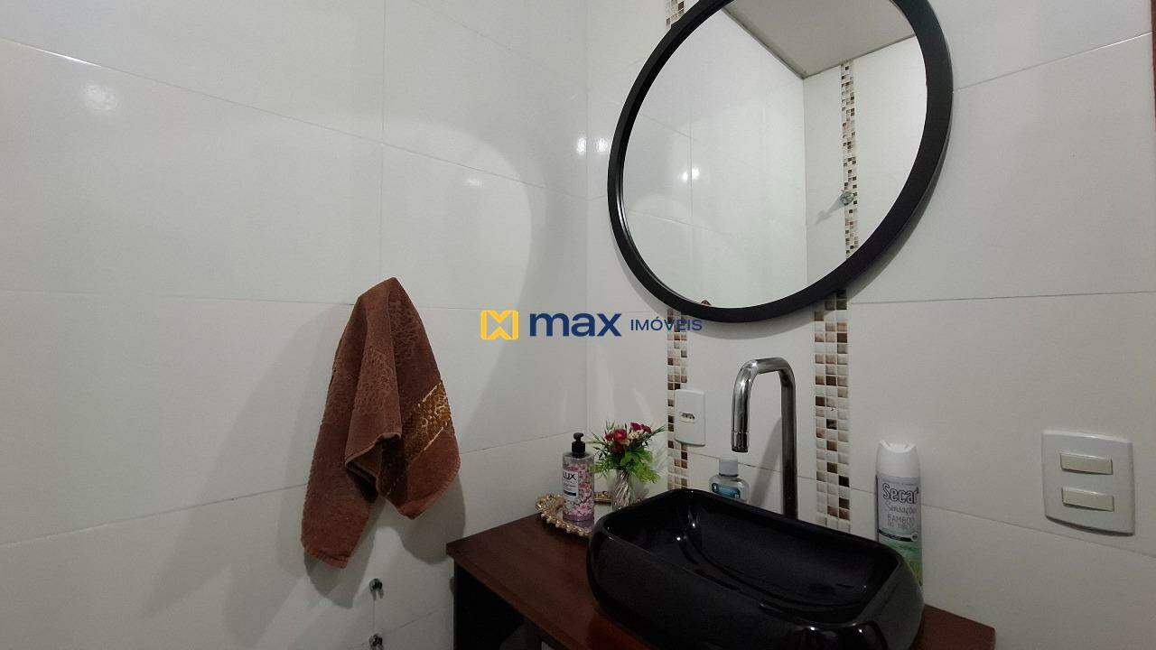 Apartamento à venda no Cordeiros: Banheiro social