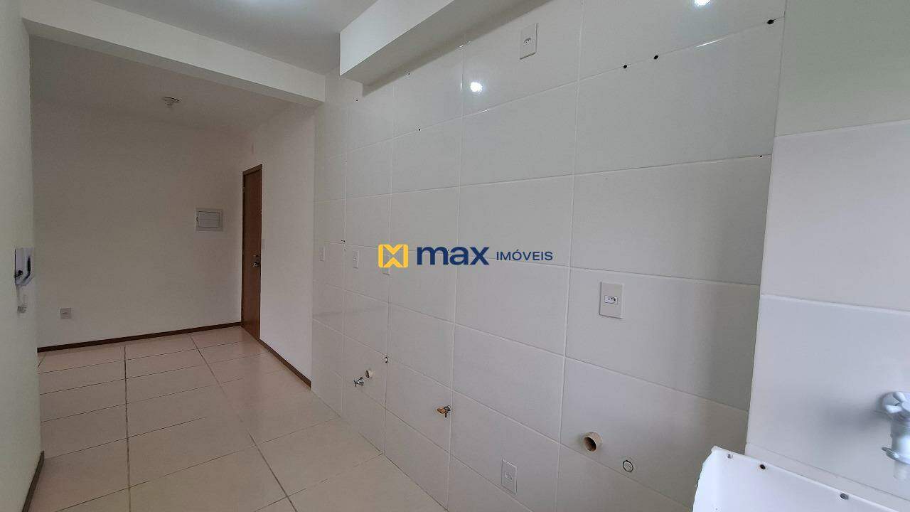 Apartamento para aluguel no Itaipava: Cozinha/ Lavanderia