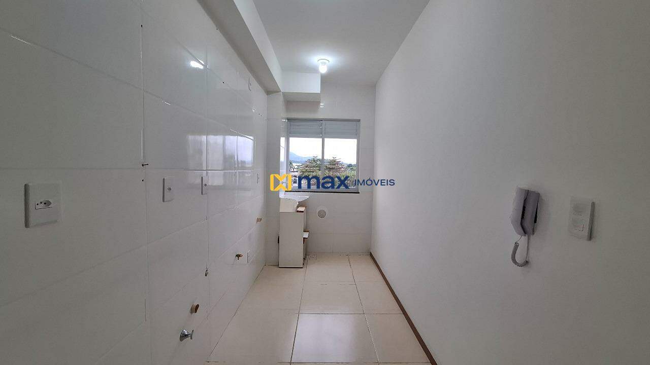 Apartamento para aluguel no Itaipava: Cozinha/ Lavanderia