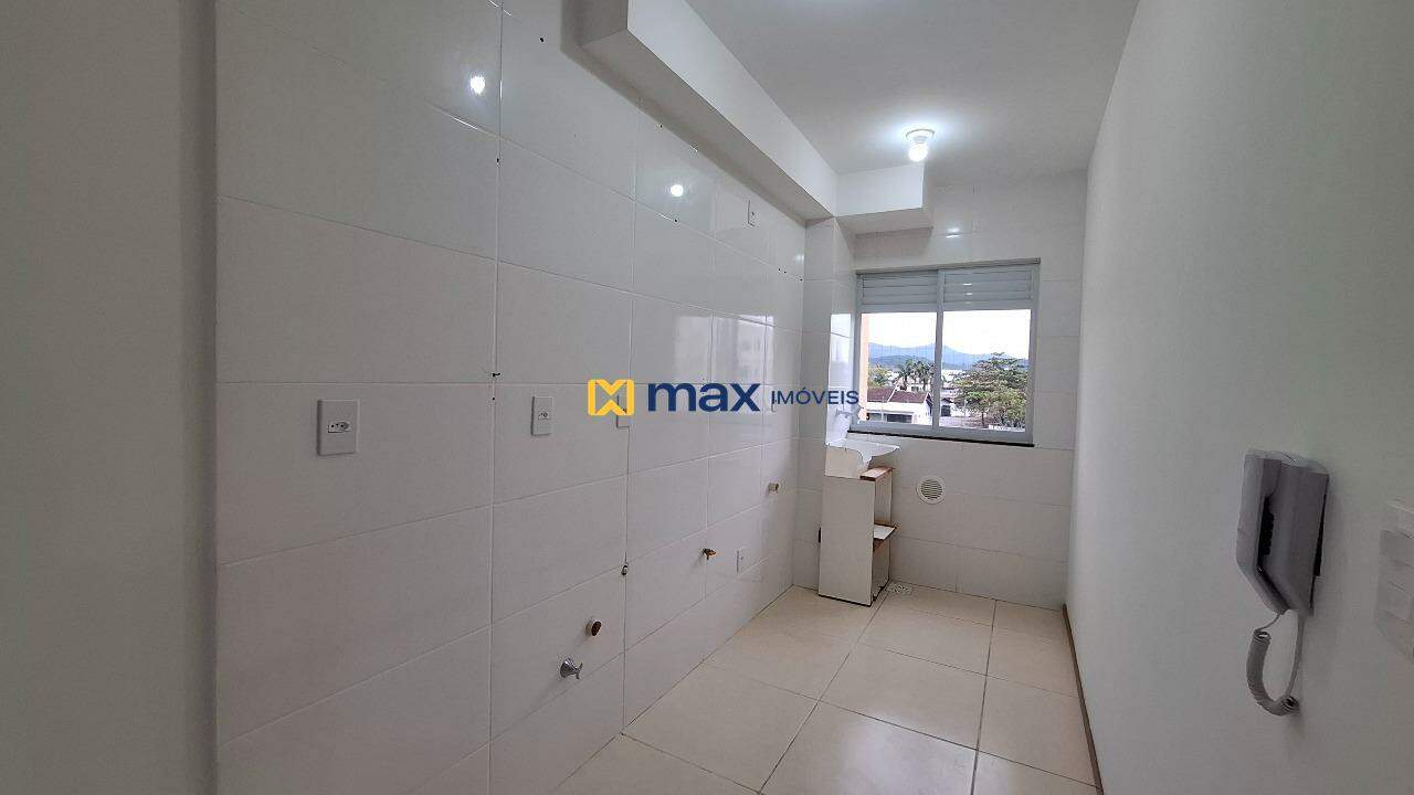Apartamento para aluguel no Itaipava: Cozinha/ Lavanderia