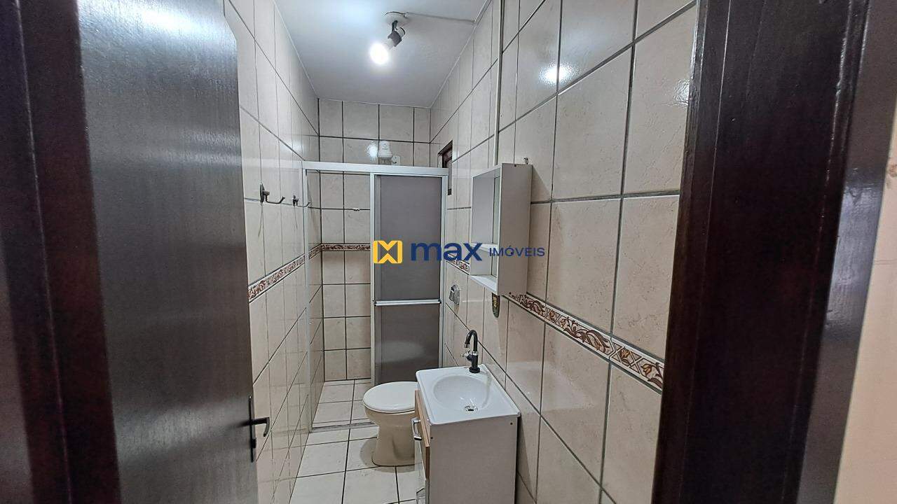 Casa para aluguel no Fazenda: Banheiro Social