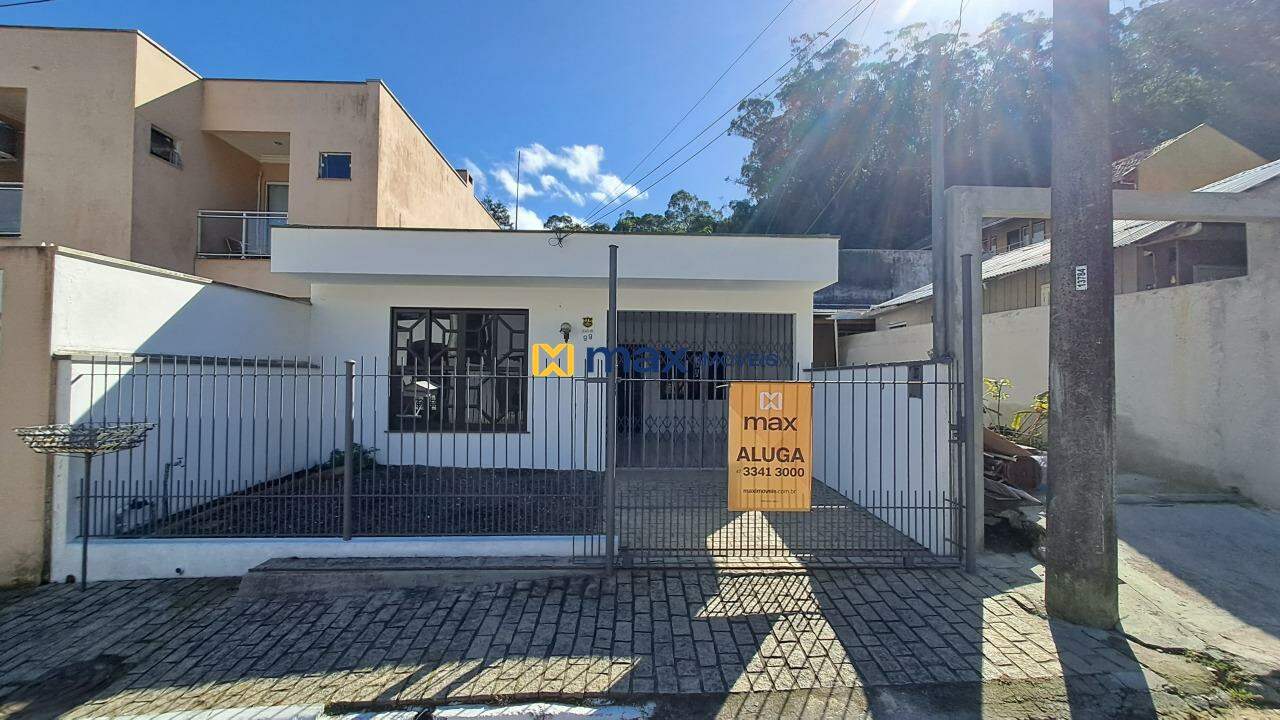 Casa para aluguel no Fazenda: Fachada