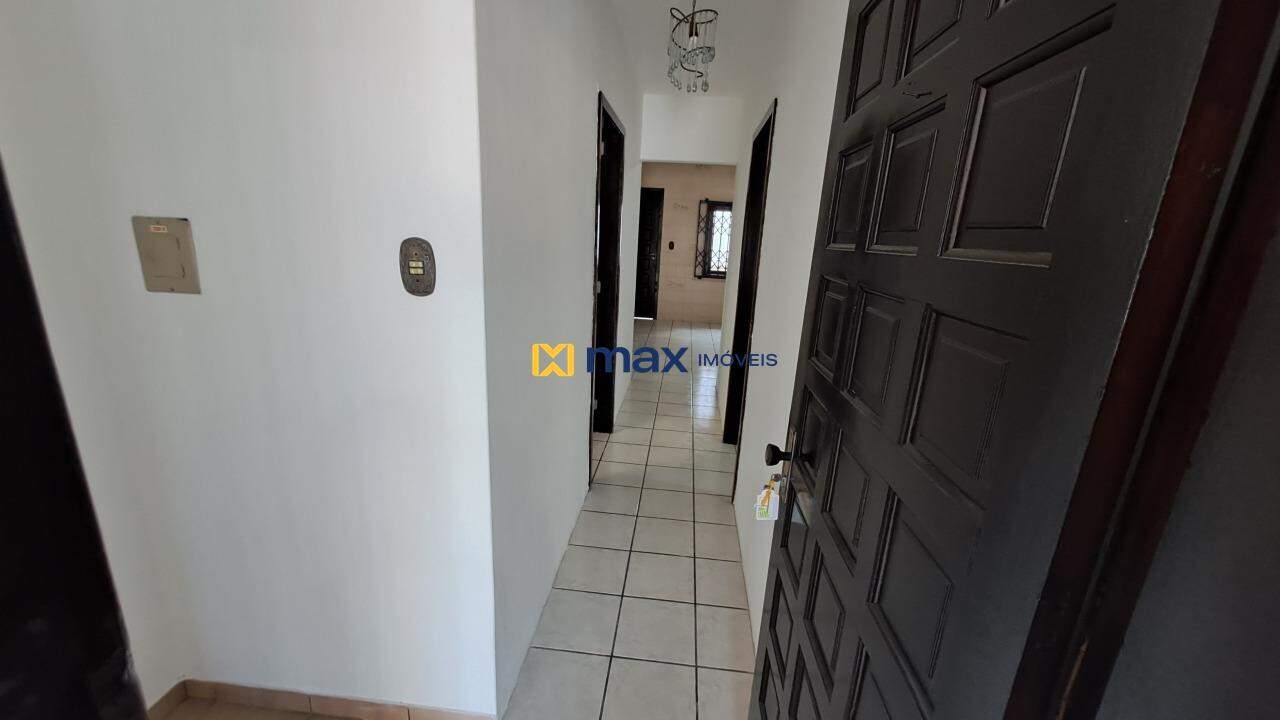 Casa para aluguel no Fazenda: Corredor