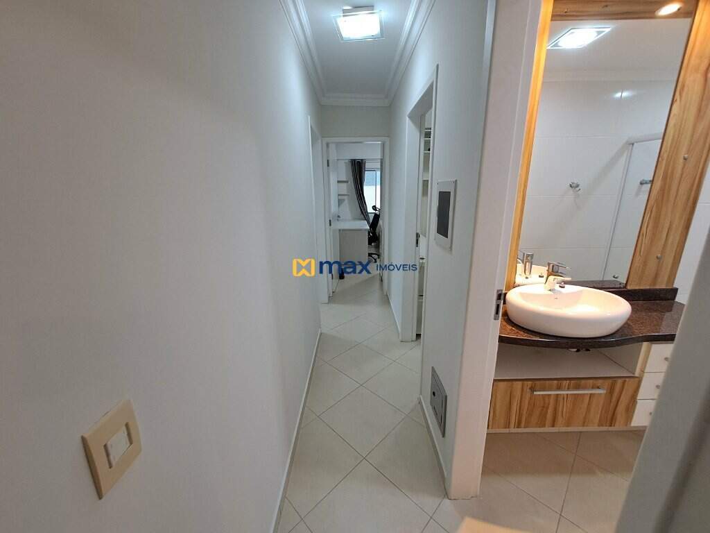 Apartamento à venda no Fazenda: Corredor