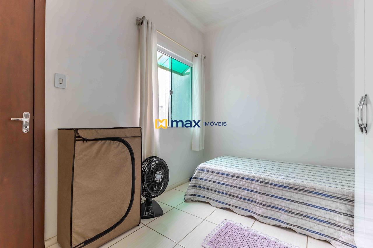 Casa à venda no Centro: Quarto 2 (piso superior)