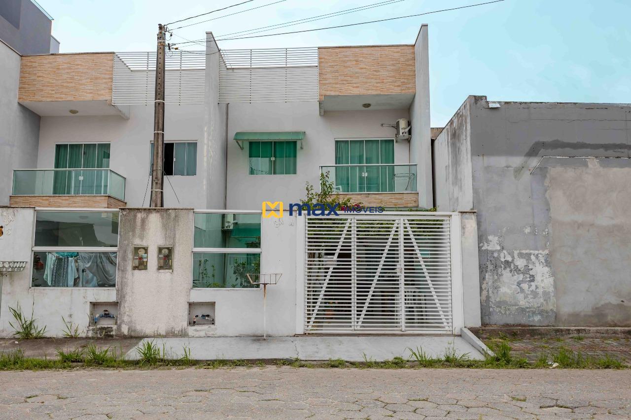 Casa à venda no Centro: Fachada