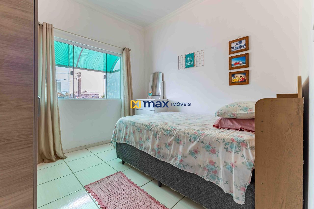 Casa à venda no Centro: Quarto 1 (piso superior)