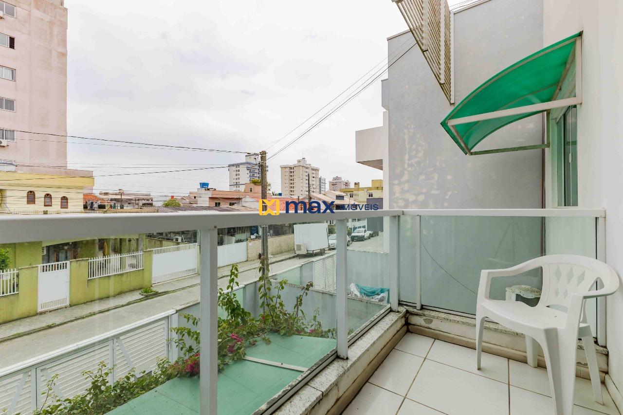 Casa à venda no Centro: Sacada Suíte (piso superior)