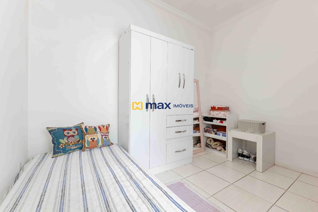 Casa à venda no Centro: Quarto 2 (piso superior)