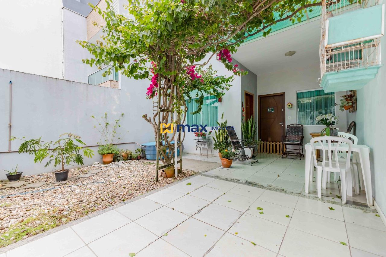 Casa à venda no Centro: Frente