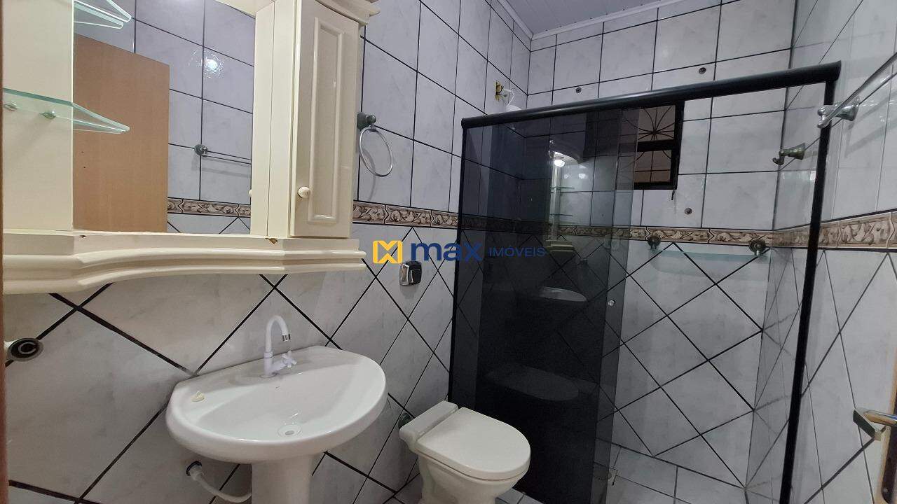 Casa para aluguel no São Vicente: Banheiro Social
