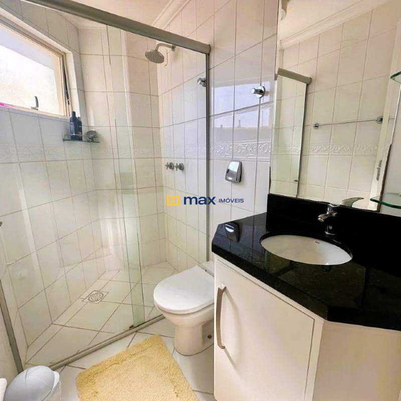 Apartamento à venda no Centro: Banheiro social
