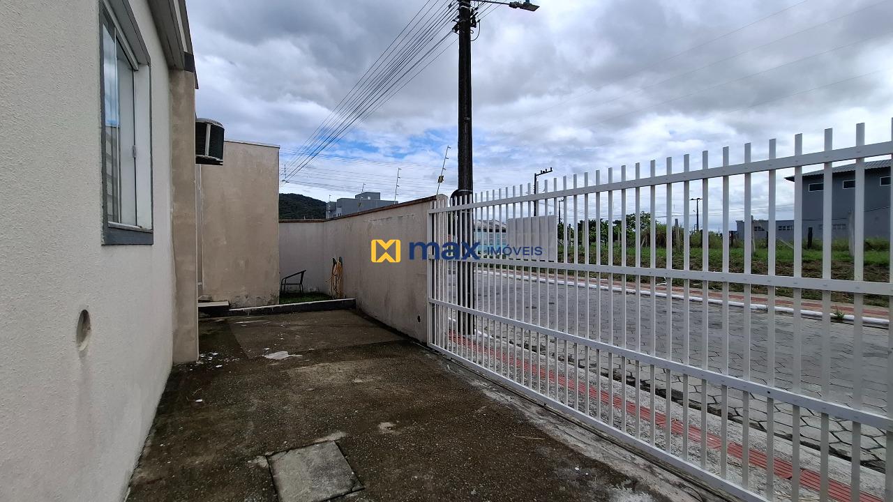 Casa à venda no Espinheiros: Garagem 