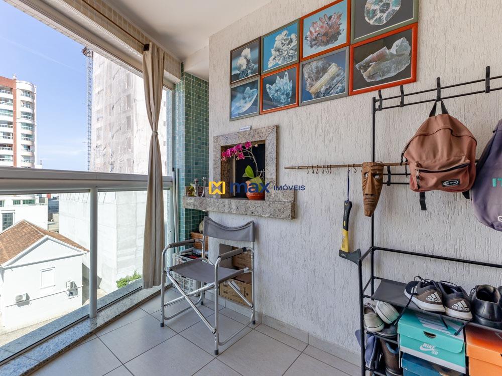 Apartamento à venda no Centro: Sacada com churrasqueira