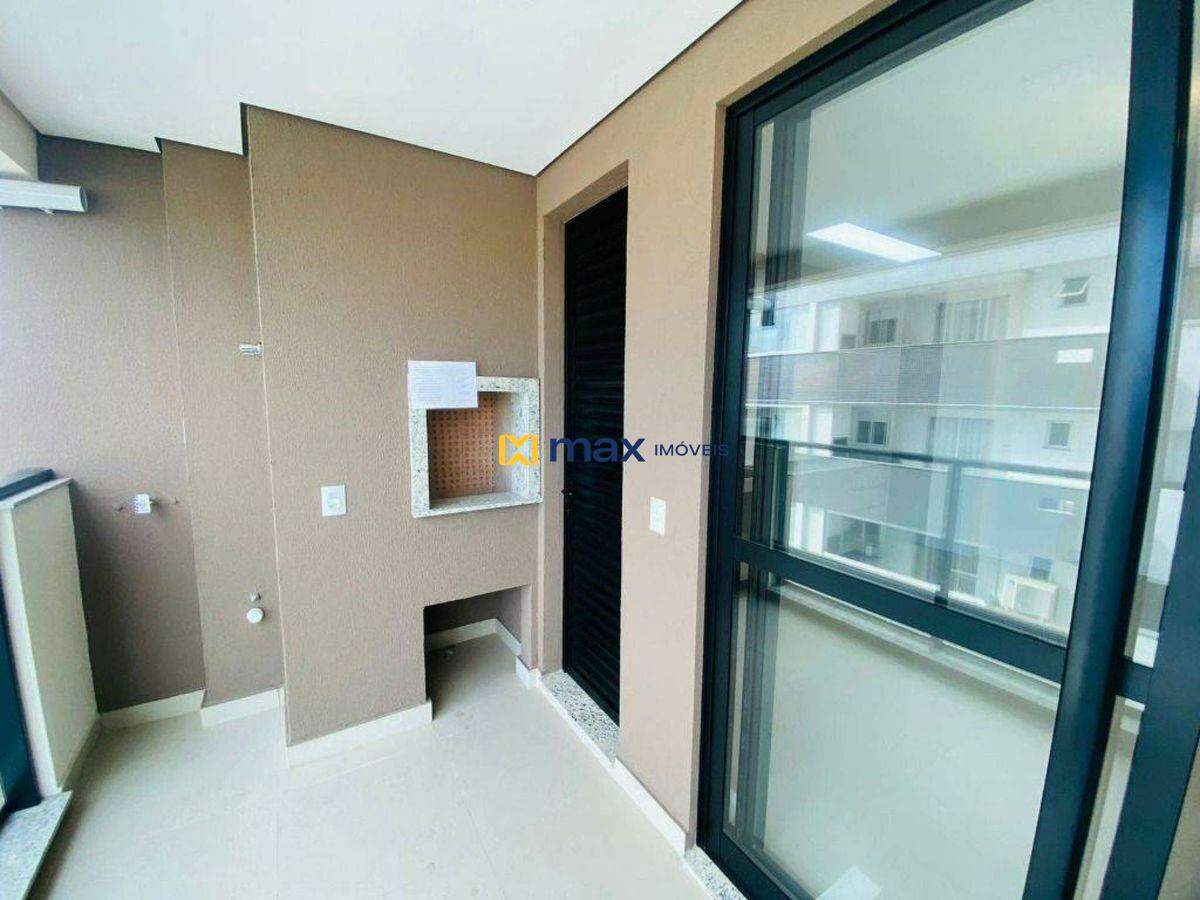 Apartamento à venda no São João: Sacada com churrasqueira