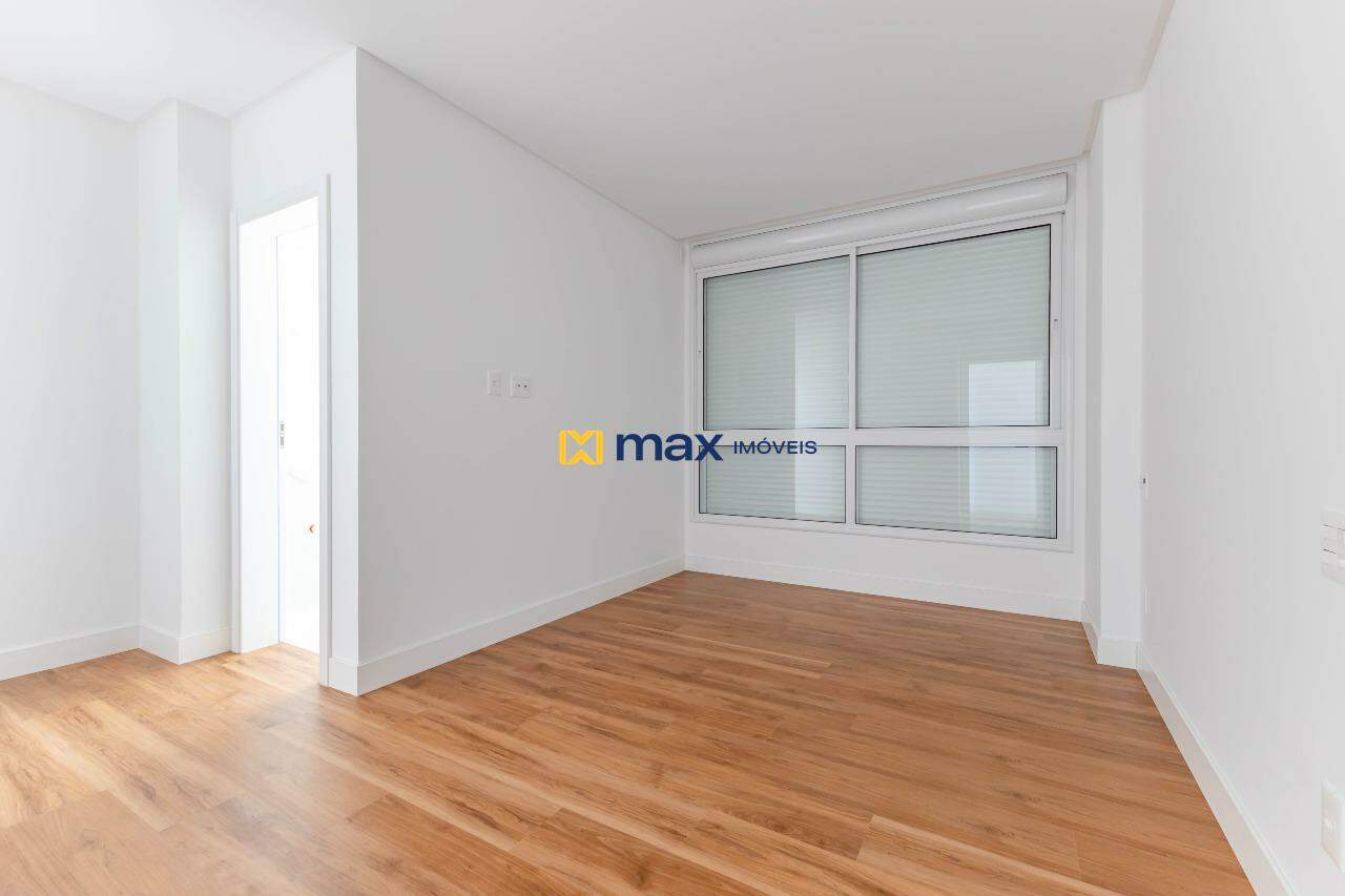 Apartamento à venda no Praia Brava: Suíte 2