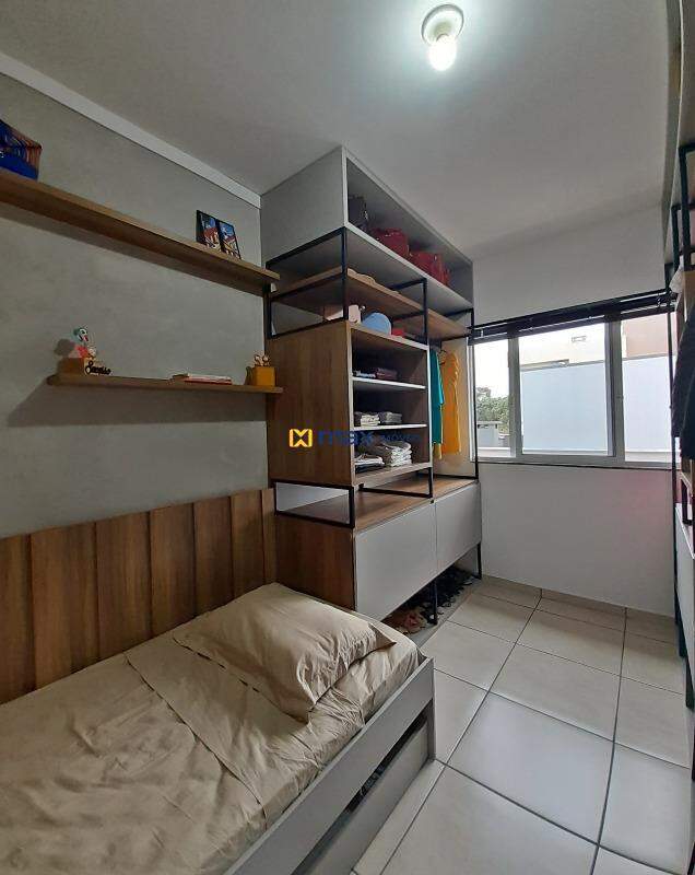 Apartamento à venda no Meia Praia: Quarto 2