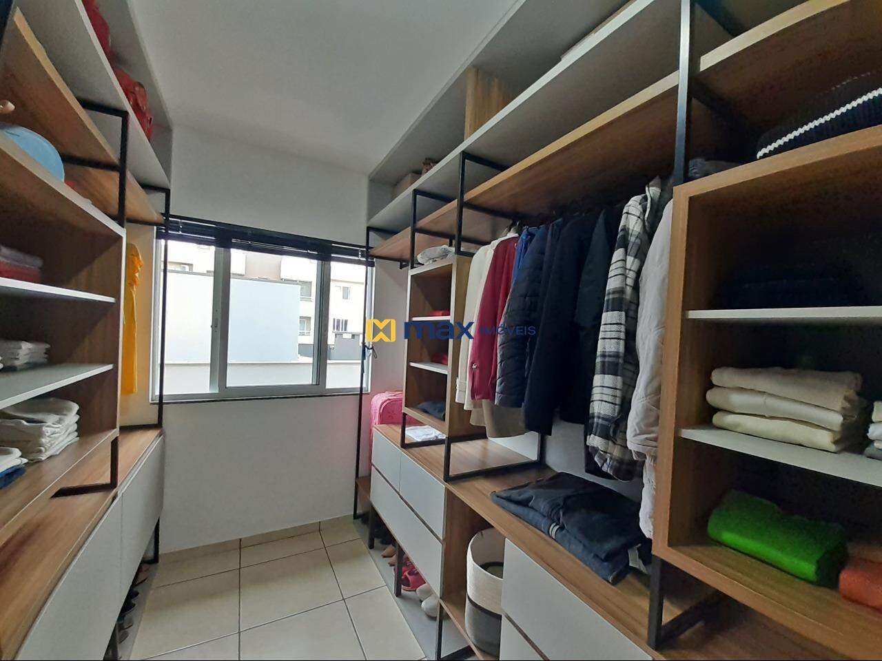 Apartamento à venda no Meia Praia: Quarto 2