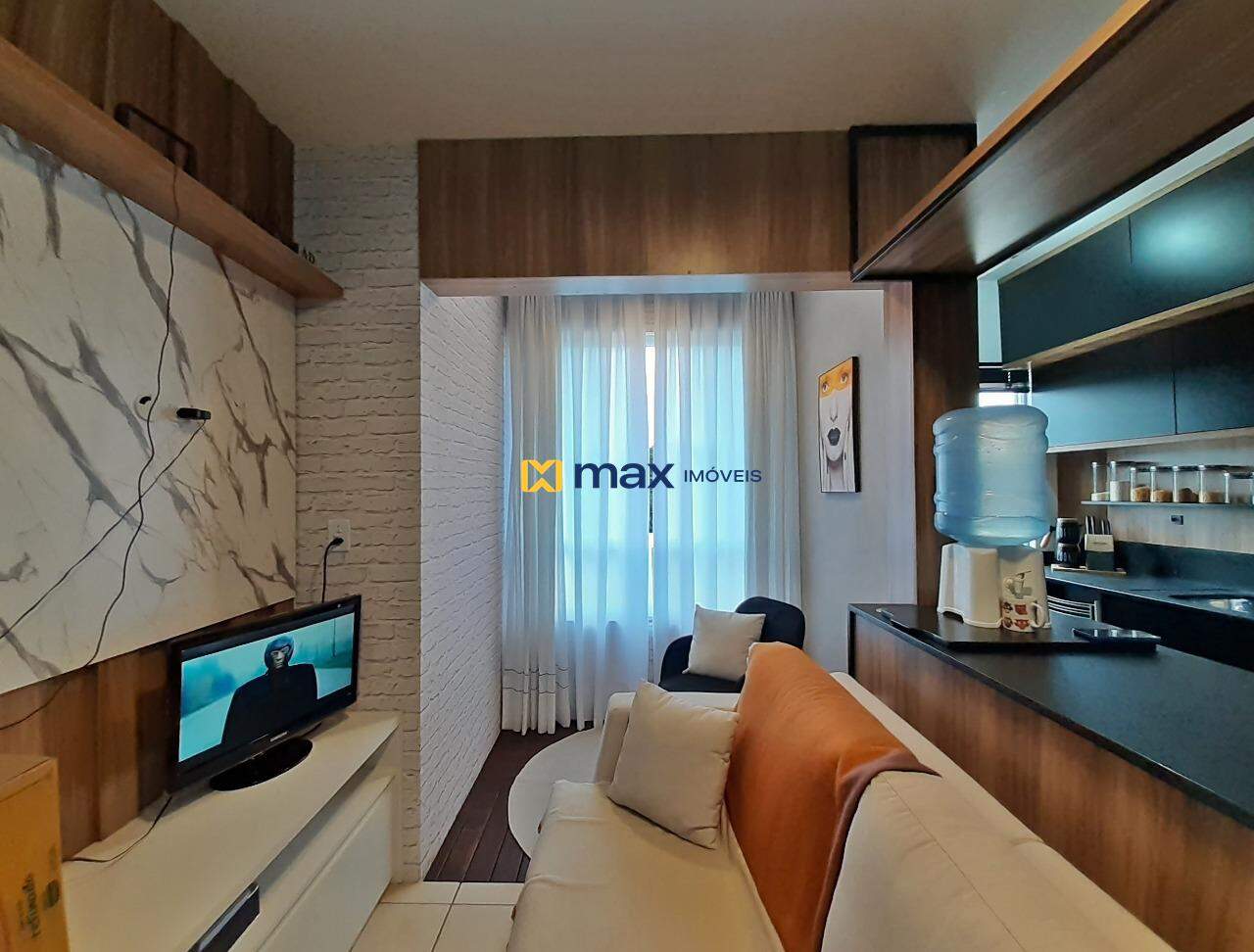 Apartamento à venda no Meia Praia: Sala de Estar e TV