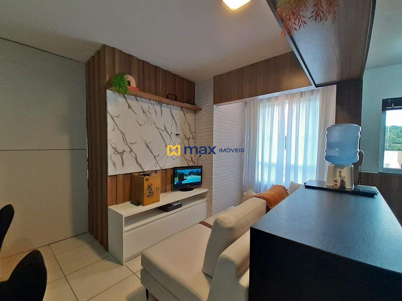 Apartamento à venda no Meia Praia: Sala de Estar e TV