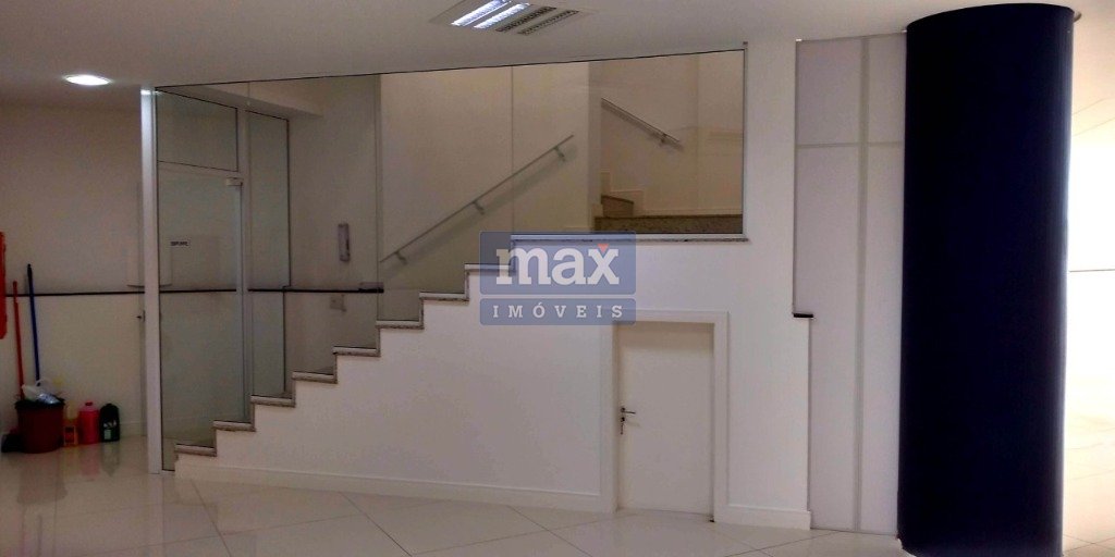 Sala à venda no Centro: 