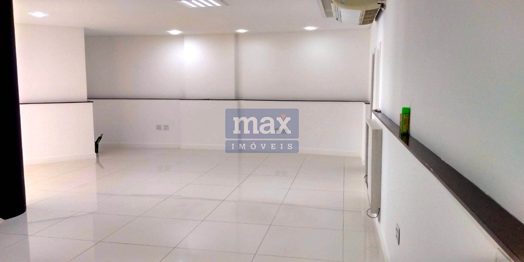 Sala à venda no Centro: 