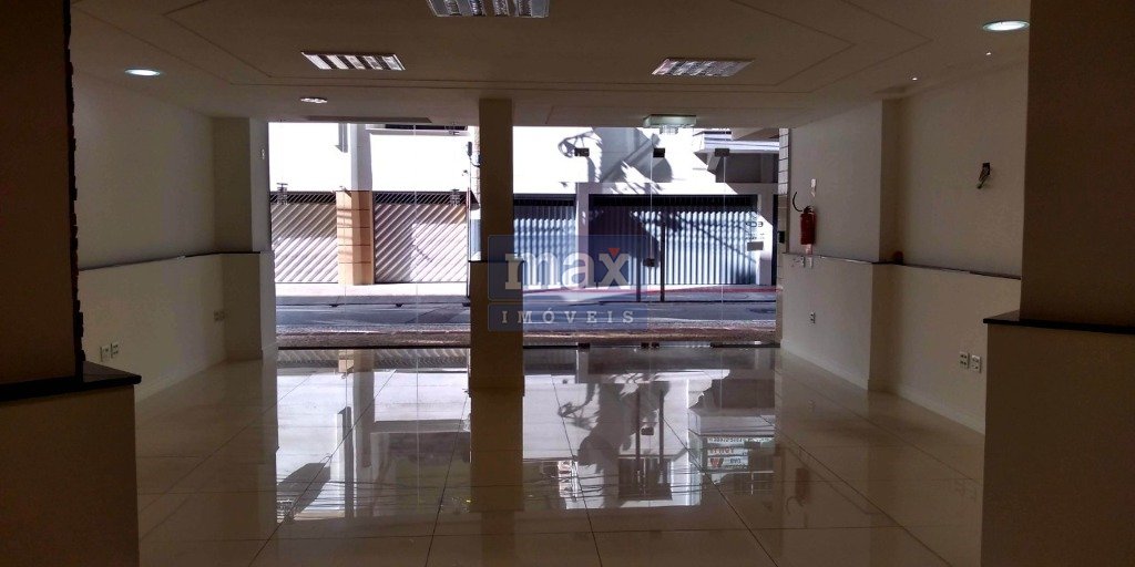 Sala à venda no Centro: 