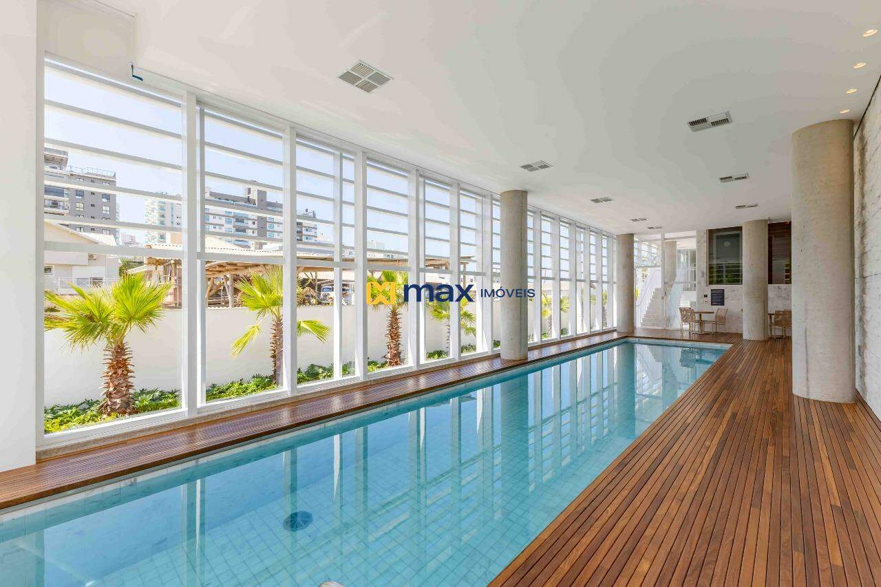 Apartamento à venda no Praia Brava: Piscina térmica