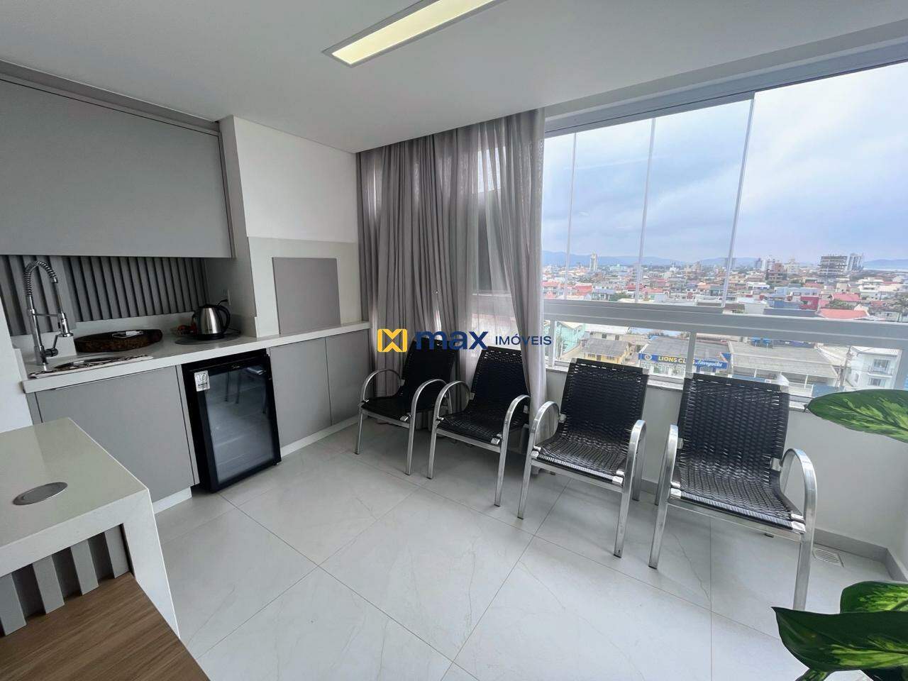 Apartamento à venda no Centro: Sacada