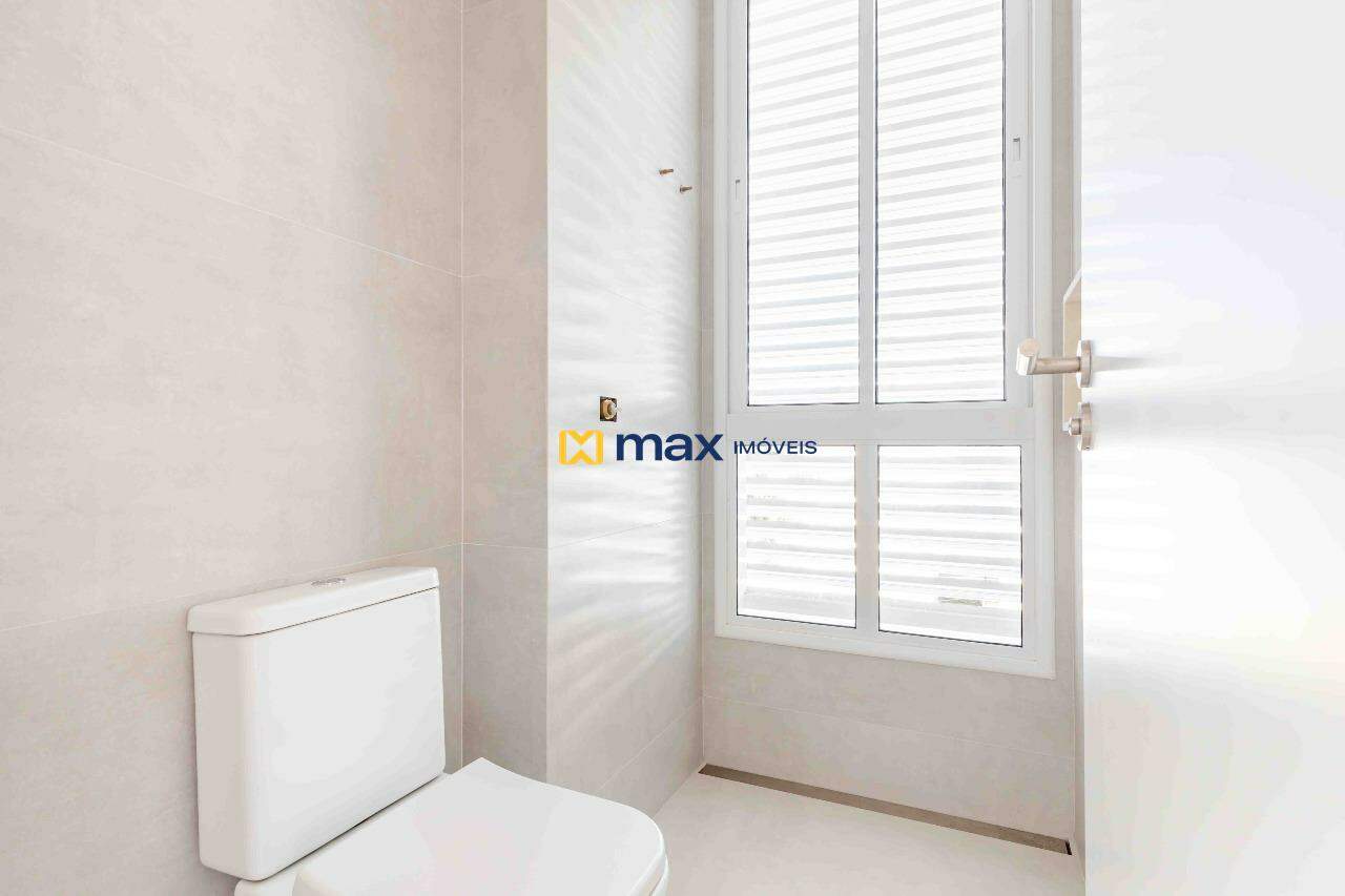 Apartamento à venda no Praia Brava: Banheiro demi suites